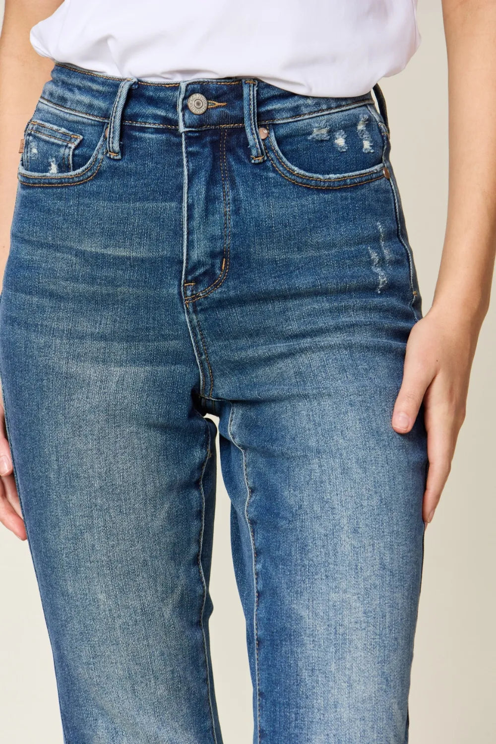 5 Ways to Style High Rise Jeans for Every Occasion